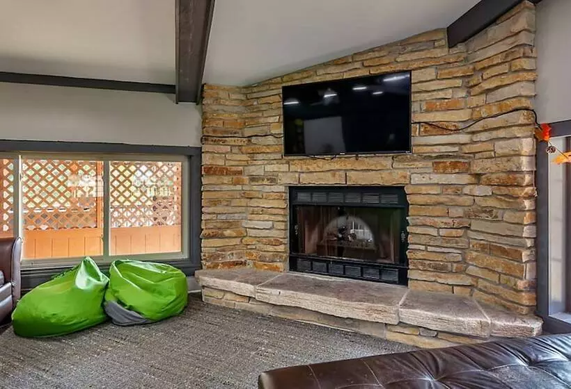 Lomakeskus Christmas Mountain Campground