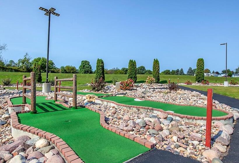 منتجع Christmas Mountain Campground