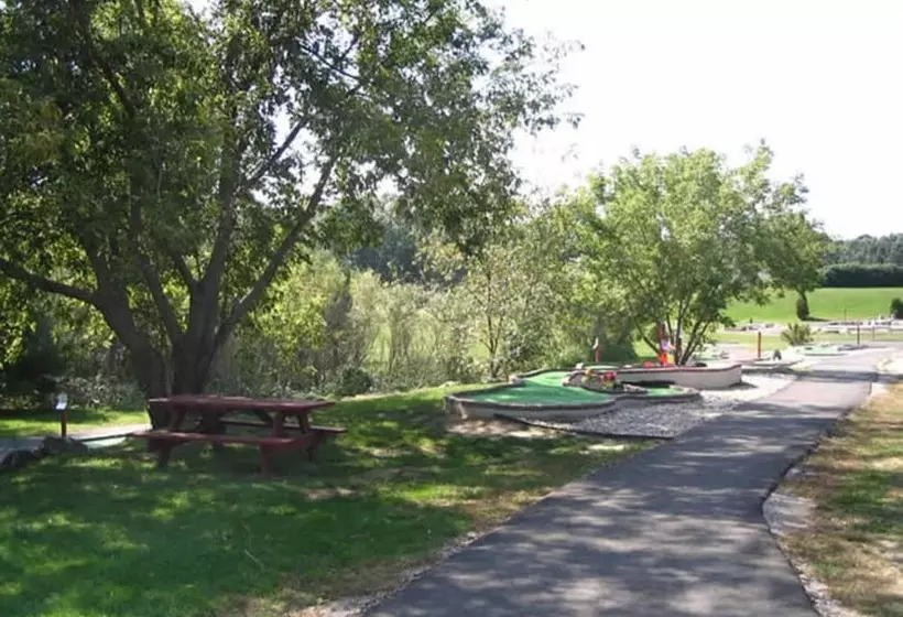 Lomakeskus Christmas Mountain Campground