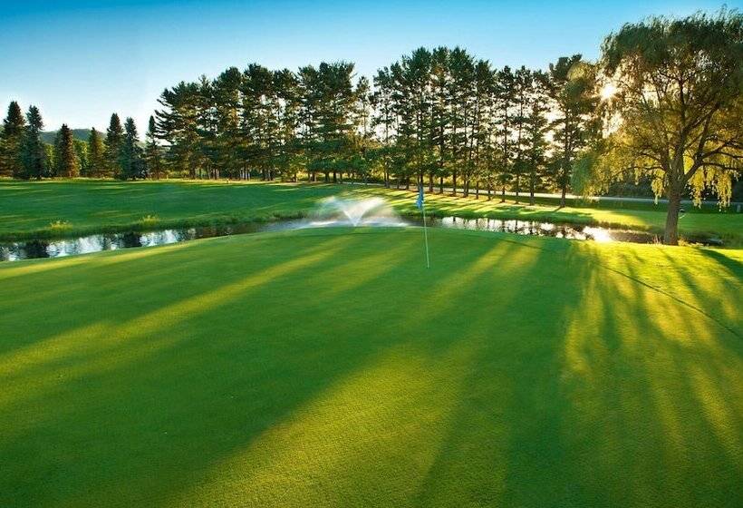 منتجع Christmas Mountain Campground