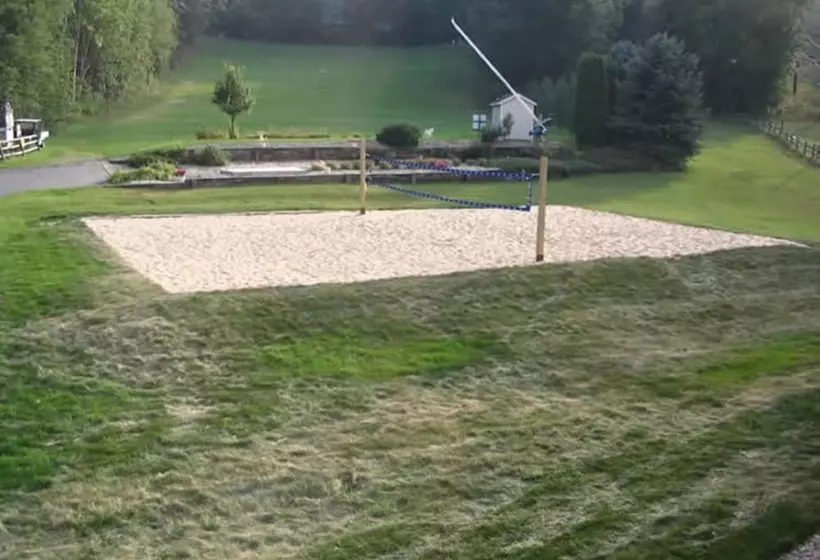 Lomakeskus Christmas Mountain Campground