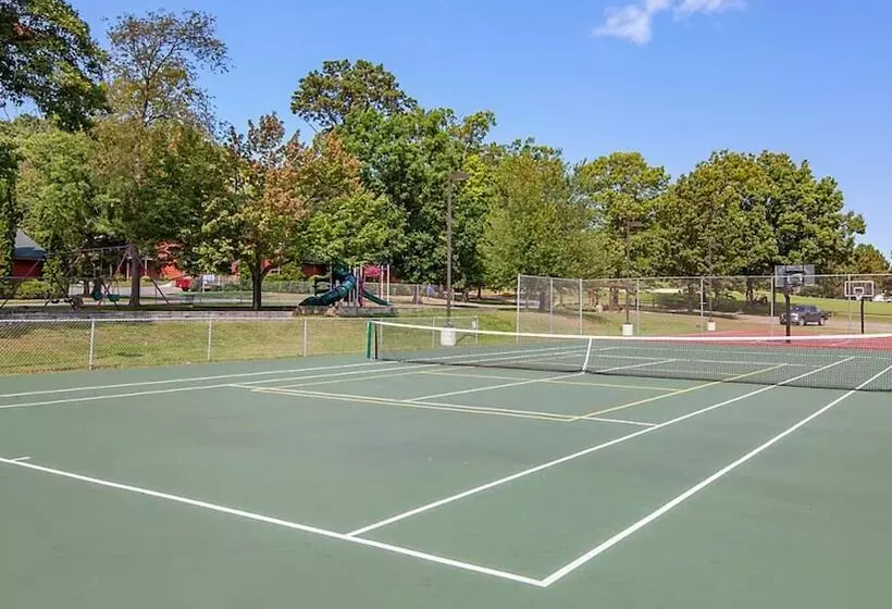 Lomakeskus Christmas Mountain Campground