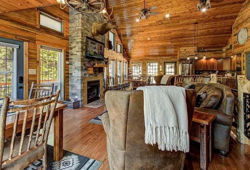 Rustic Hideaway!