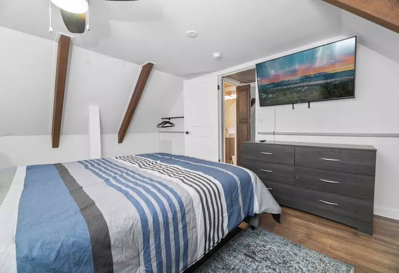 Vanderhut Chalet