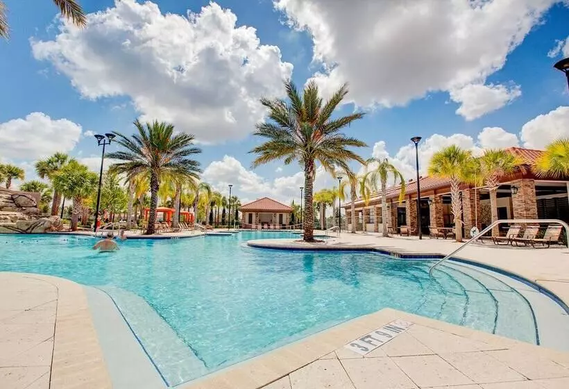 7695 Oakmoss Loop