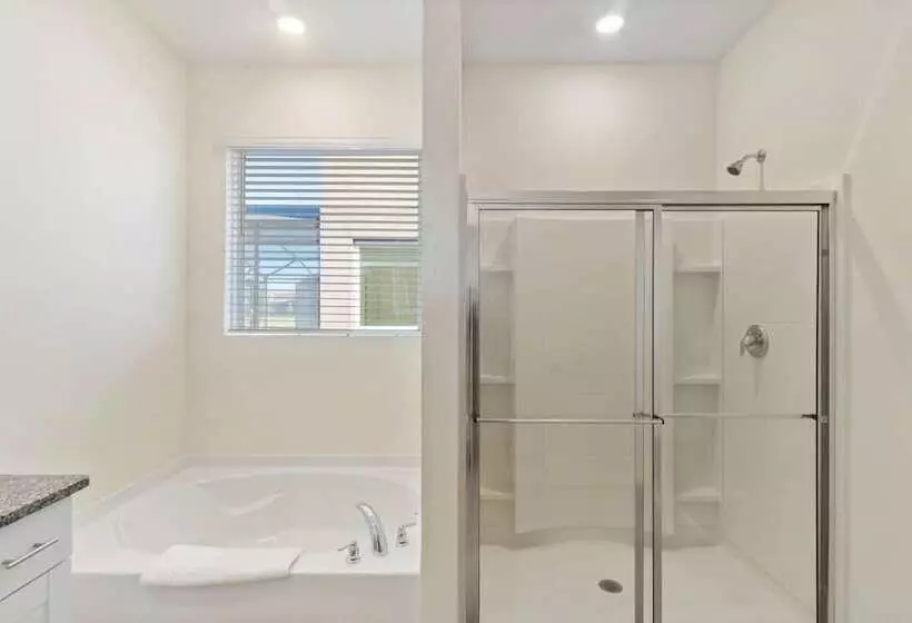 7695 Oakmoss Loop