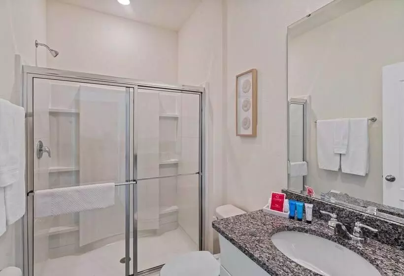 7695 Oakmoss Loop