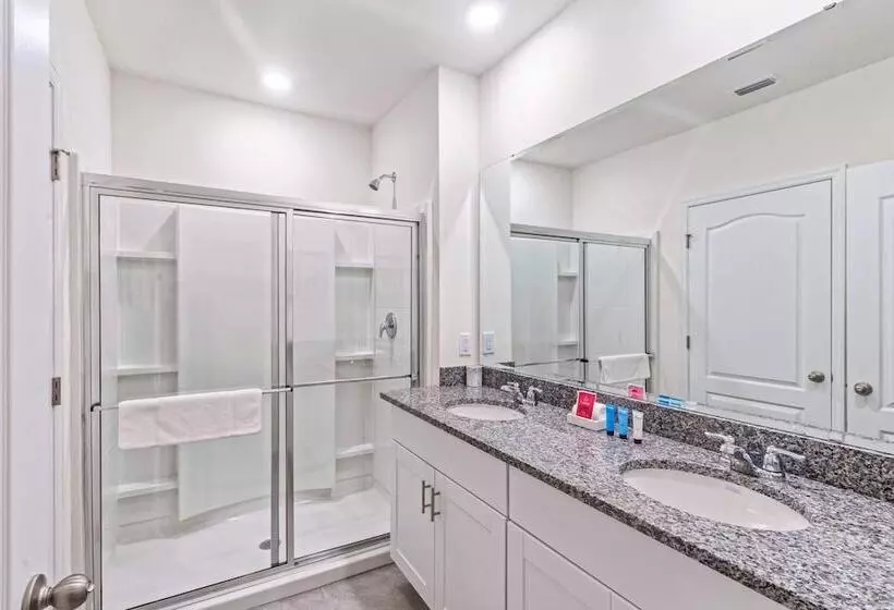 7695 Oakmoss Loop