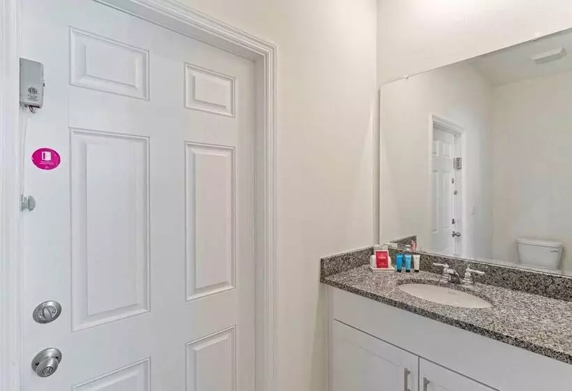 7695 Oakmoss Loop