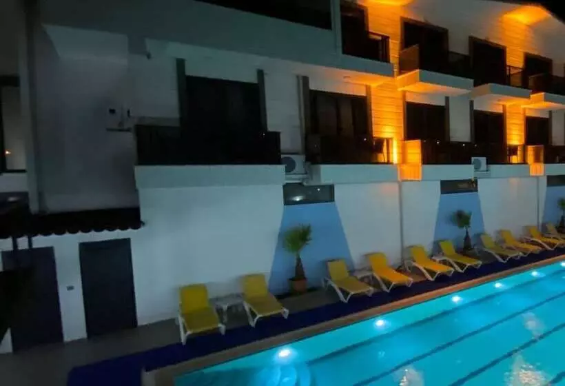 Atas Aqua  Otel Avsa