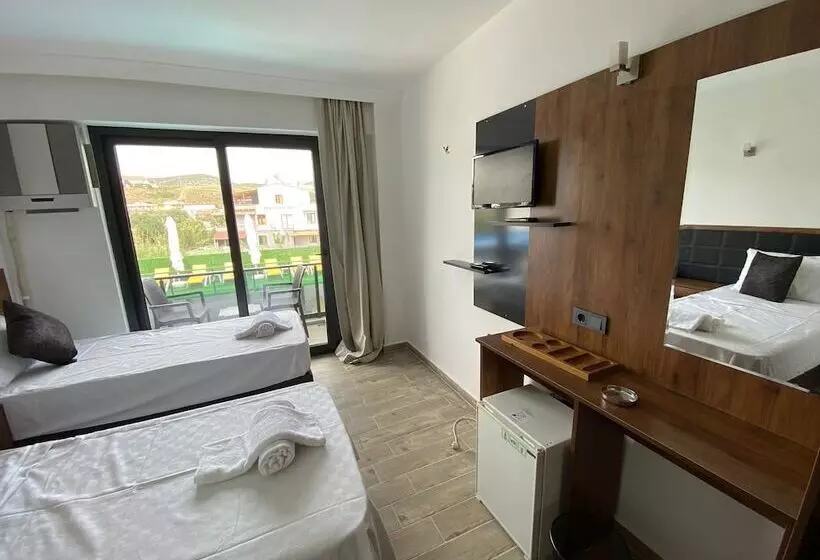 Atas Aqua  Otel Avsa