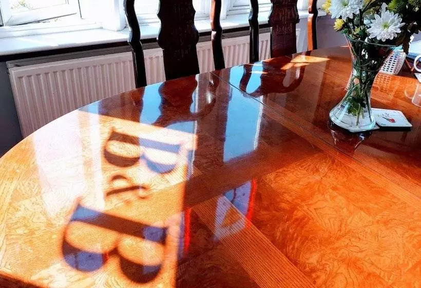 تختخواب و صبحانه No. 3