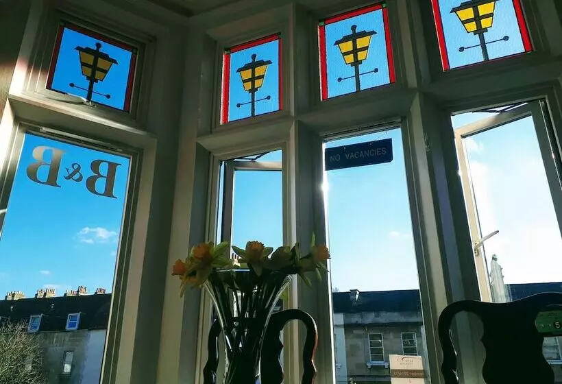 تختخواب و صبحانه No. 3