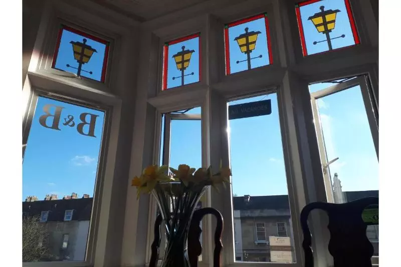 تختخواب و صبحانه No. 3