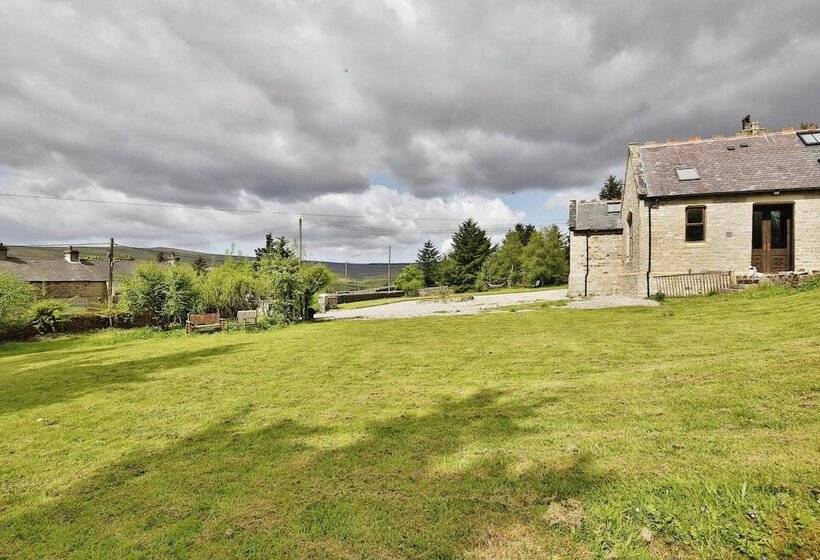 Bed and Breakfast Lanehead Old School