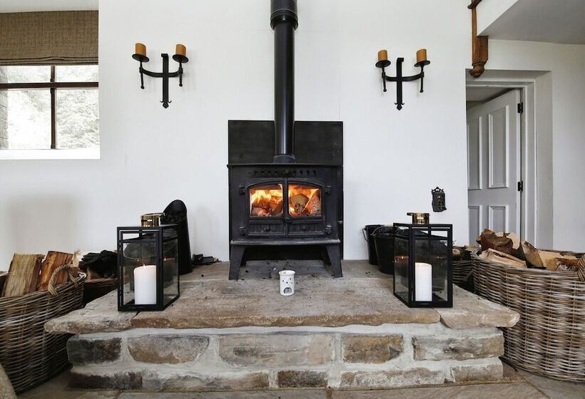 Bed and Breakfast Lanehead Old School