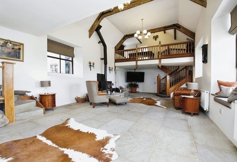 Bed and Breakfast Lanehead Old School