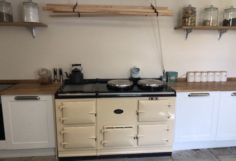 Bed and Breakfast Lanehead Old School