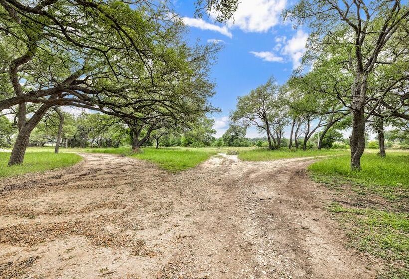 Canyon Lake Grill And Firepit Walk To Lake