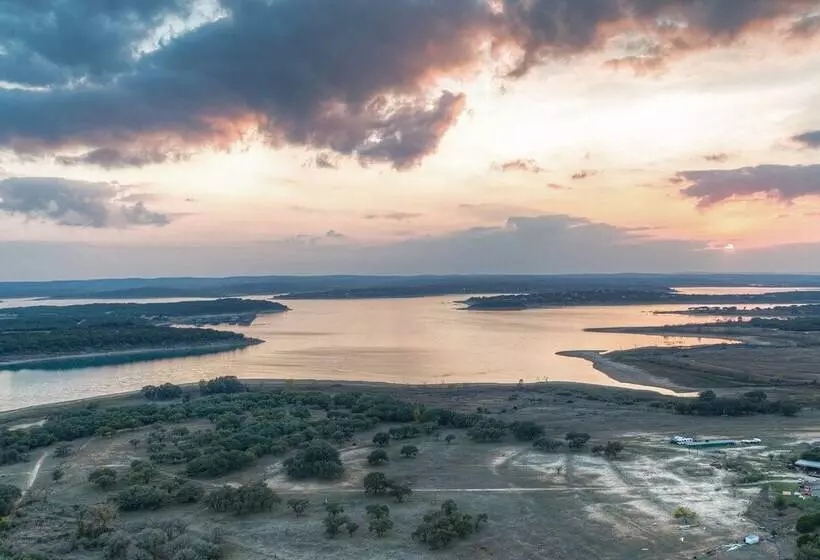 Canyon Lake Grill And Firepit Walk To Lake