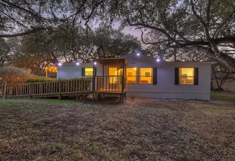 Canyon Lake Grill And Firepit Walk To Lake