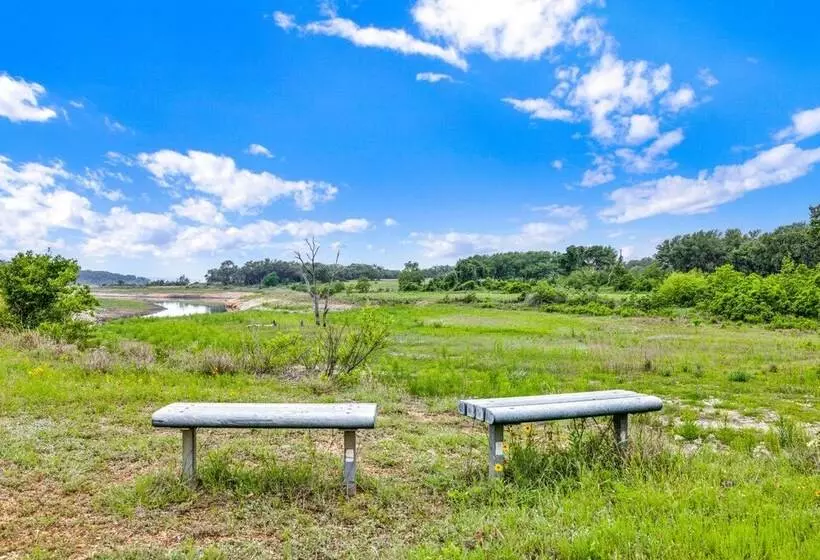 Canyon Lake Grill And Firepit Walk To Lake