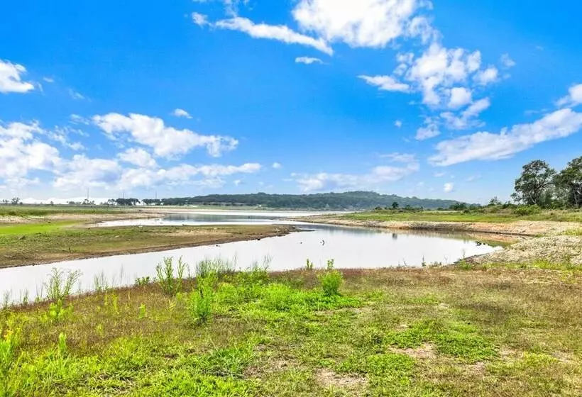 Canyon Lake Grill And Firepit Walk To Lake