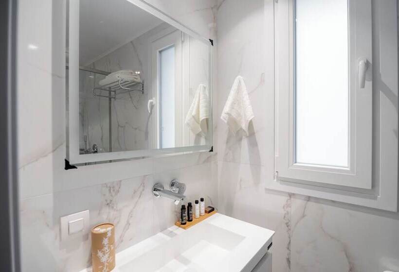 Contessa Bianca Luxury Suites