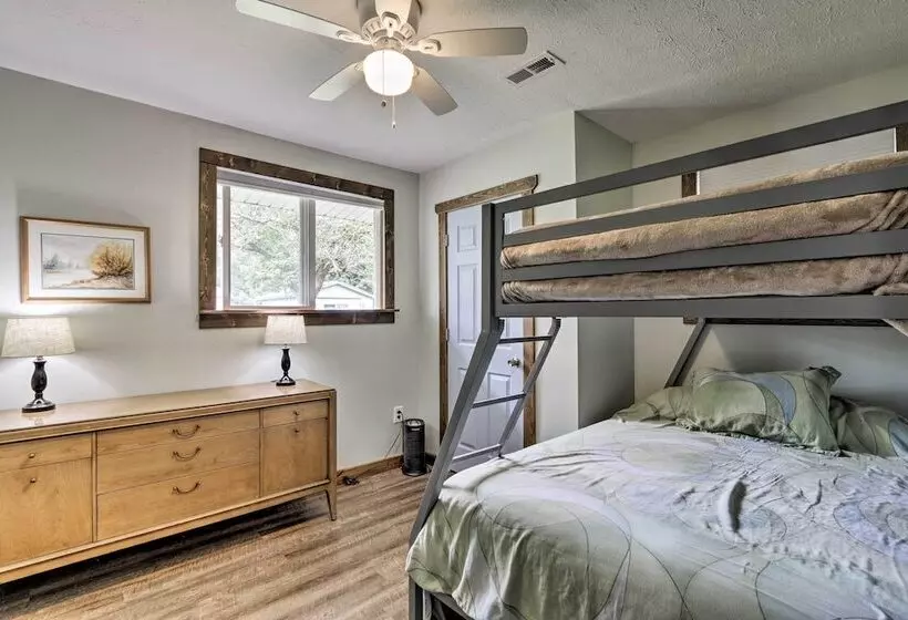 Cottage W/ Yard + Grill ~ 21 Mi To Hocking Hills!