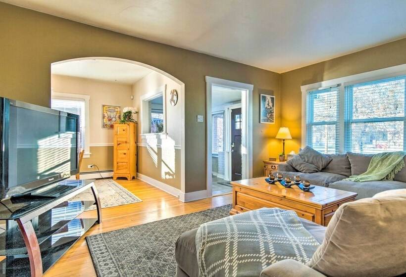 Cozy Denver Home W/ Full Kitchen: 4 Mi To Downtown