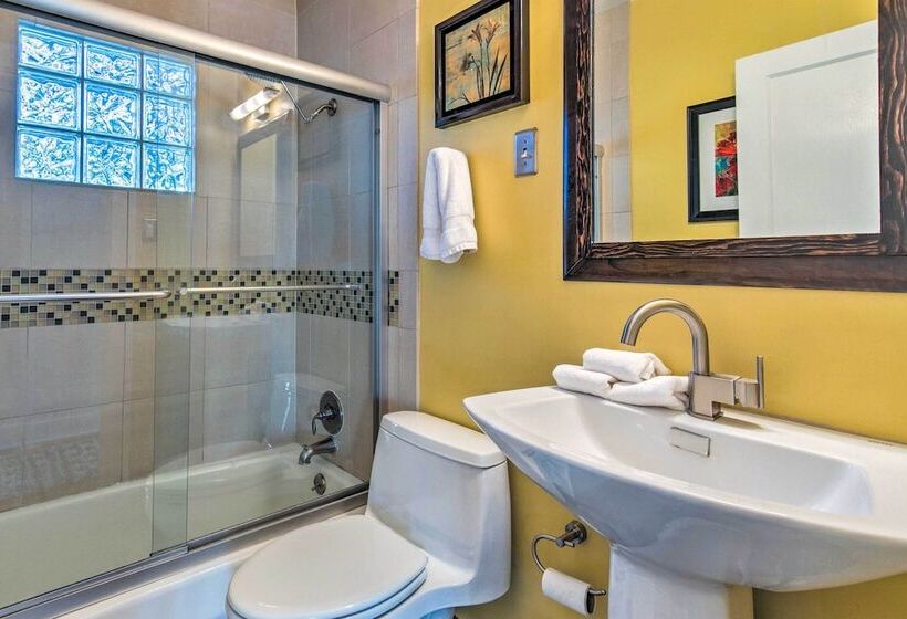 Cozy Denver Home W/ Full Kitchen: 4 Mi To Downtown