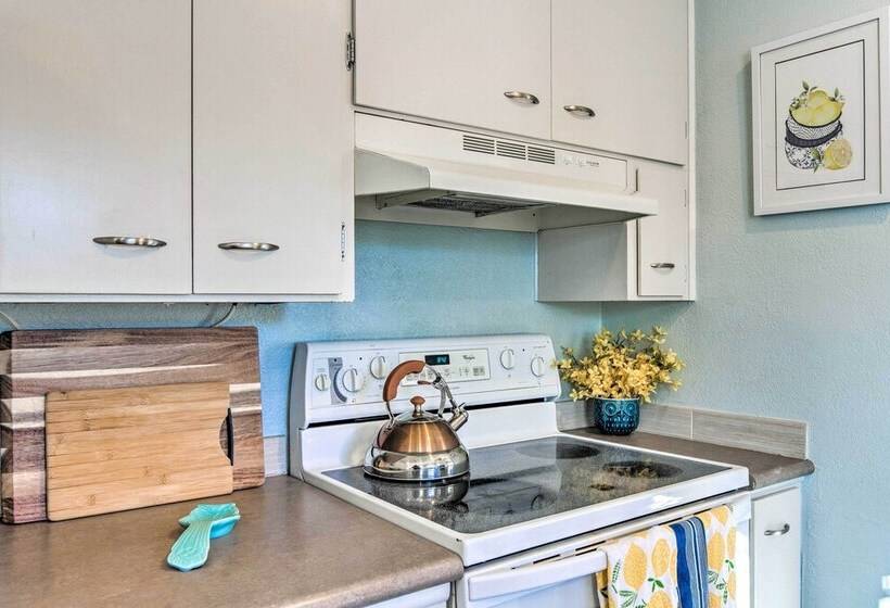 Cozy Denver Home W/ Full Kitchen: 4 Mi To Downtown