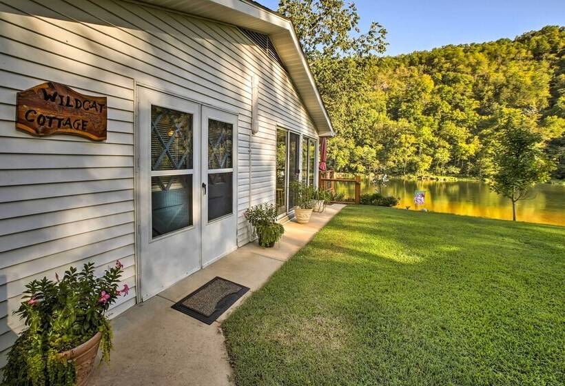 Cozy Waterfront Cottage W/ Deck On White River!