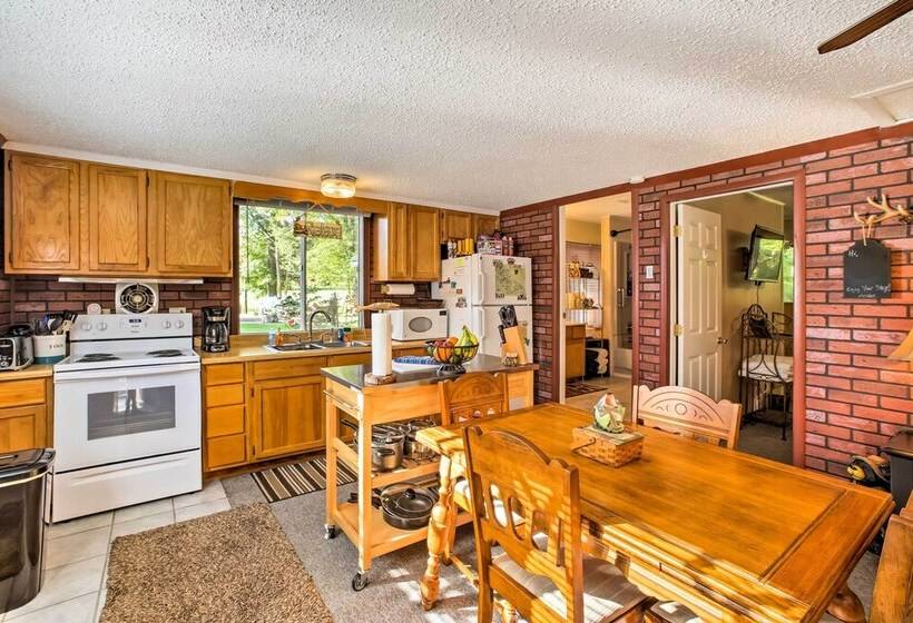 Cozy Waterfront Cottage W/ Deck On White River!