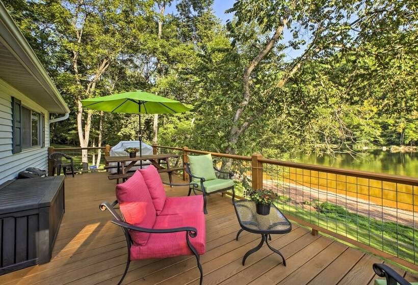 Cozy Waterfront Cottage W/ Deck On White River!