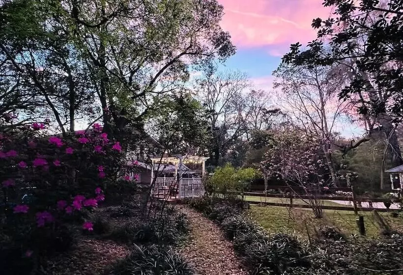 Grady House Bed & Breakfast