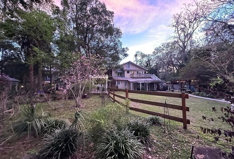 Grady House Bed & Breakfast