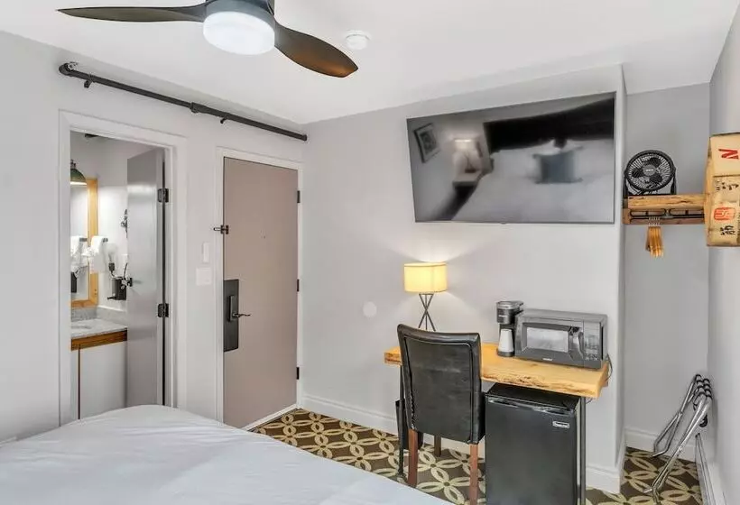 Highliner Hotel   King Rooms With City & Park Views