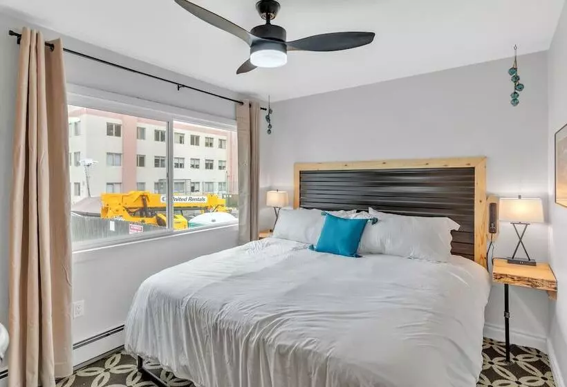 Highliner Hotel   King Rooms With City & Park Views