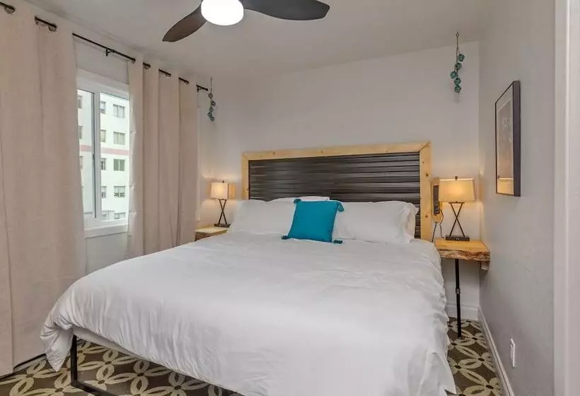 Highliner Hotel   King Rooms With City & Park Views