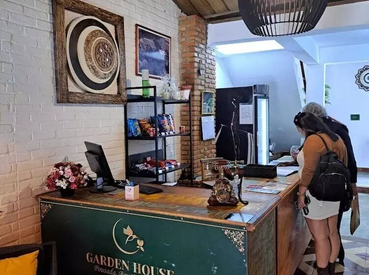 Hostelli Garden House Pousada Boutique & Spa