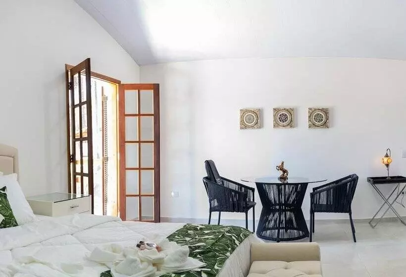 Hostelli Garden House Pousada Boutique & Spa