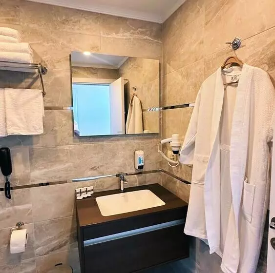 Hotelli Bi̇li̇ri̇s