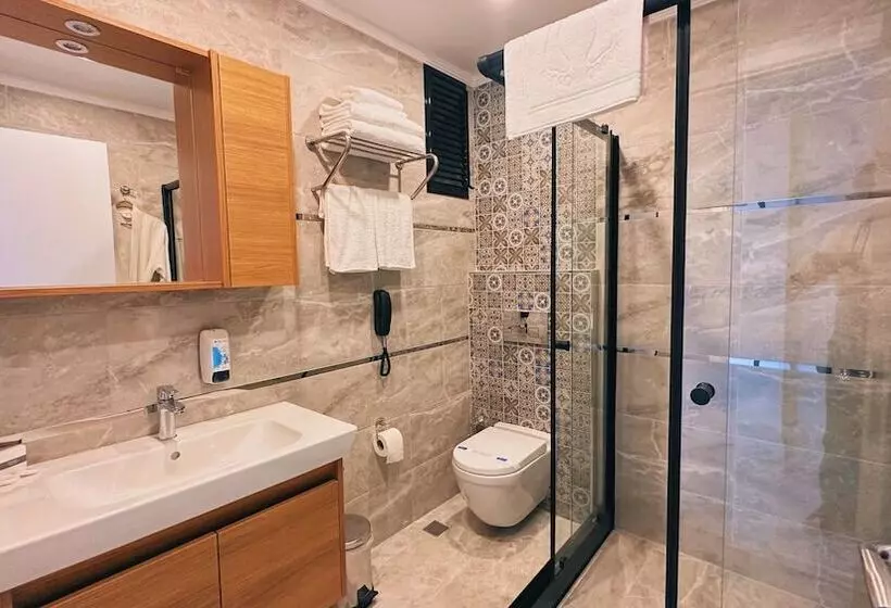 Hotelli Bi̇li̇ri̇s