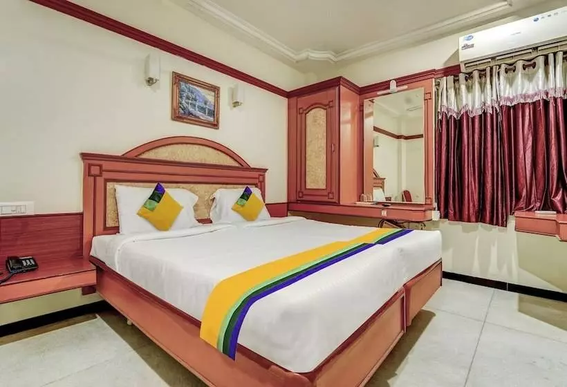 Itsy Hotels Coastal Grand Sathyam