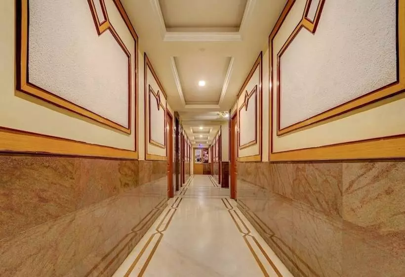 Itsy Hotels Coastal Grand Sathyam