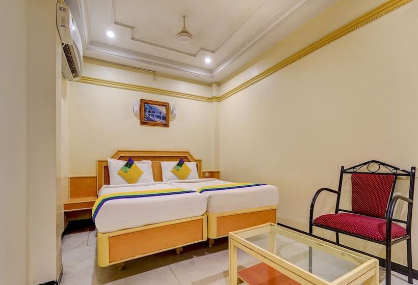 Itsy Hotels Coastal Grand Sathyam