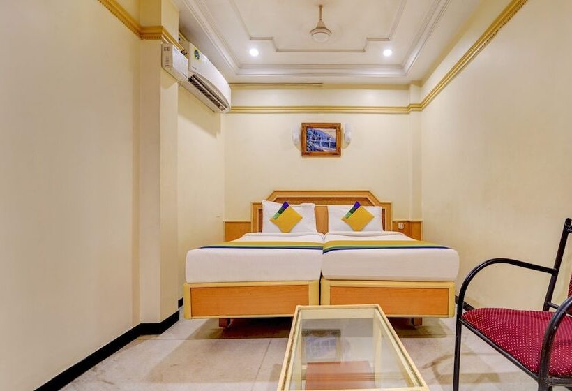 Itsy Hotels Coastal Grand Sathyam