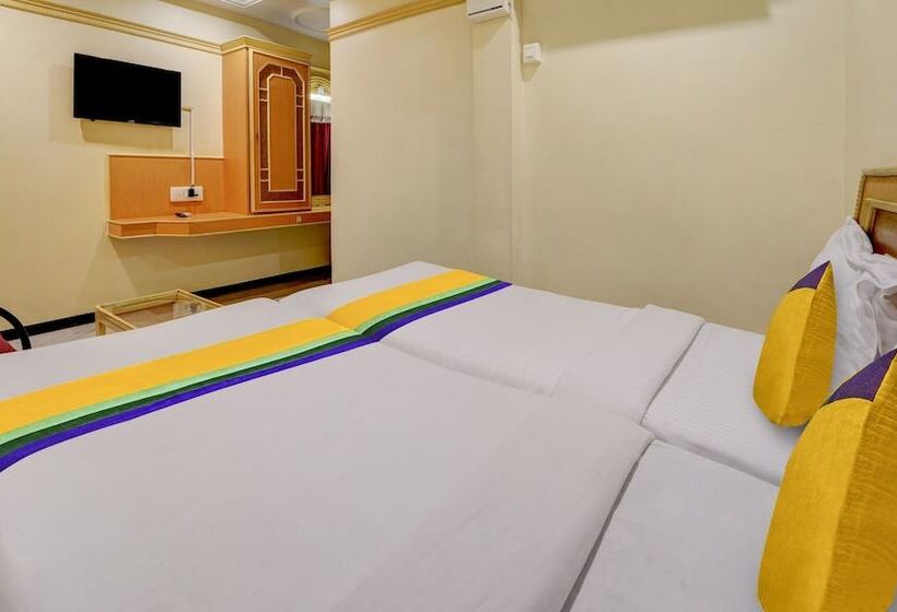 Itsy Hotels Coastal Grand Sathyam