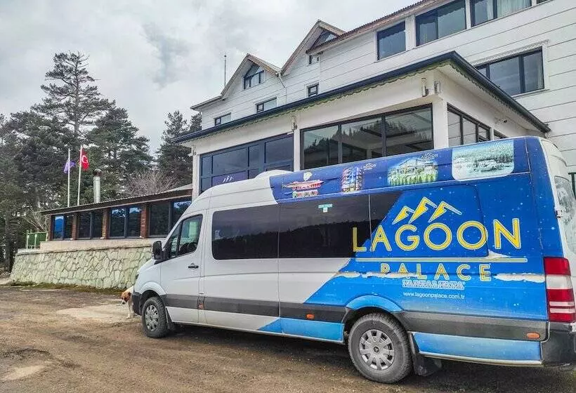 Hotelli Lagoon Palace